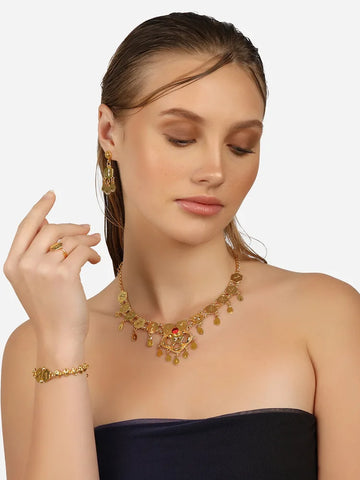 ƒclat Royal (pronounced ay-klah rwa-yal) - A Radiant Gold Set That Blends Charm with Elegance