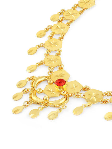 ƒclat Royal (pronounced ay-klah rwa-yal) - A Radiant Gold Set That Blends Charm with Elegance